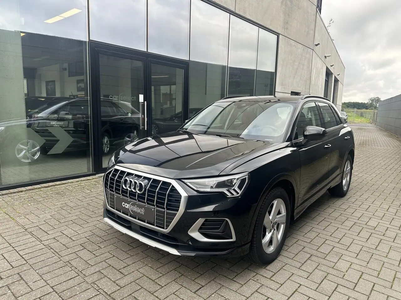 Audi Q3 35 TFSI S tronic MATRIX · LEDER · CAM