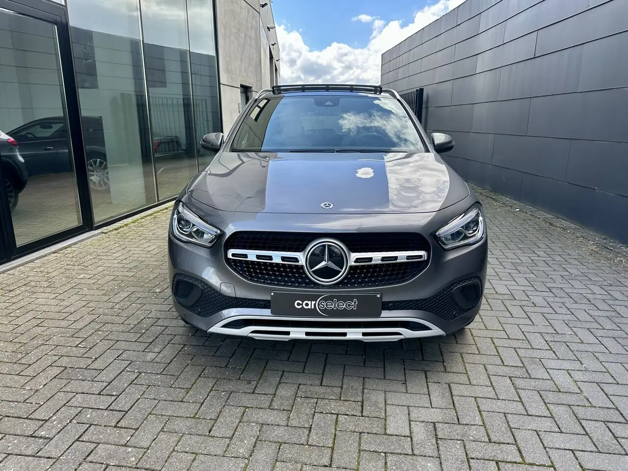 Mercedes-Benz GLA 180 PANO · ALUS18 · LED · CAMERA