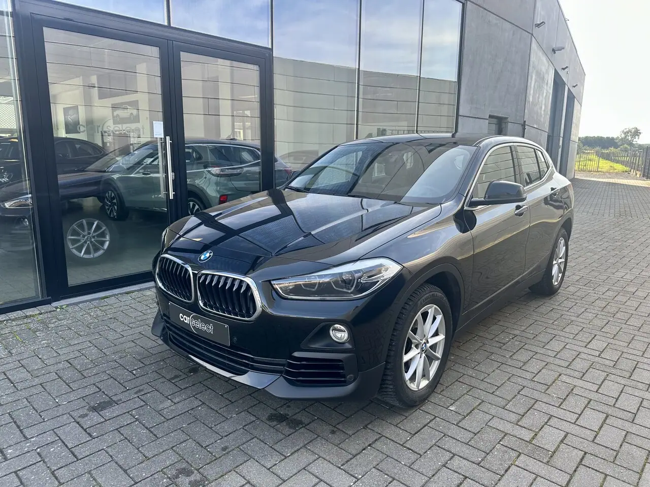 BMW X2 sDrive18i AUT HEAD-UP · NAVI PLUS · KEYLESS · LED
